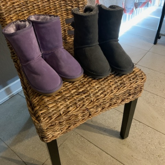 UGG Boots - Picture 2 of 4